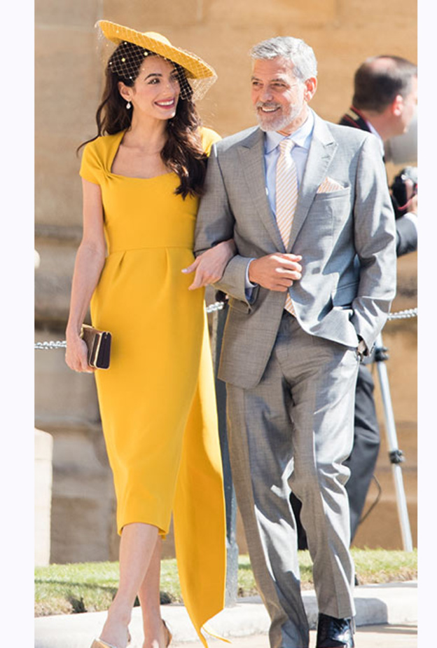 إطلالة أنثوية أنيقة خلال مشاركتها في مهرجان كان السينمائي