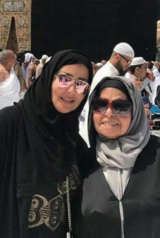 سمية الخشاب ووالدتها 