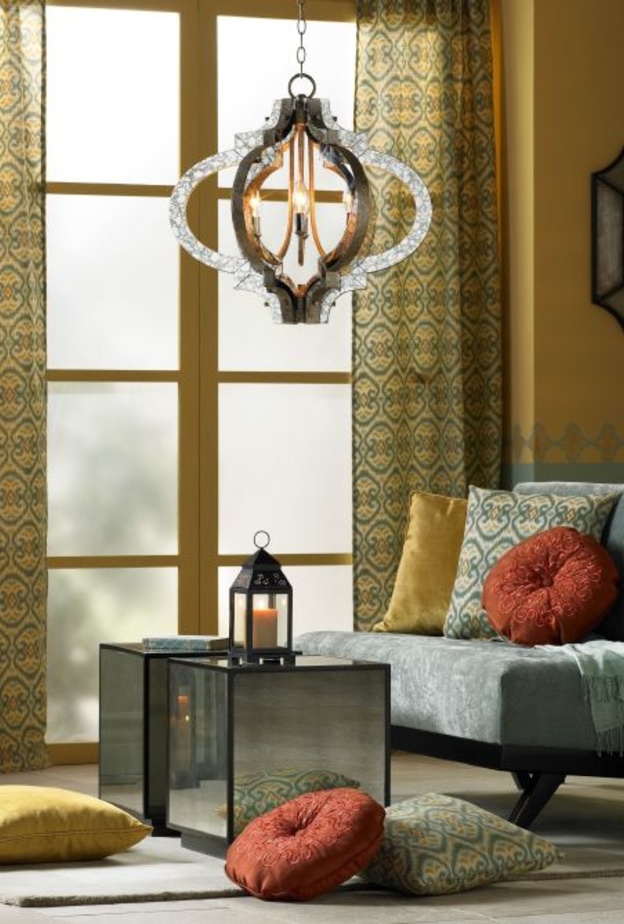 لوحة بالخط العربي أضافت الطابع الشرقي على غرفة المعيشة العصرية