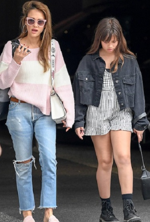 جيسيكا ألبا وابنتها هونور