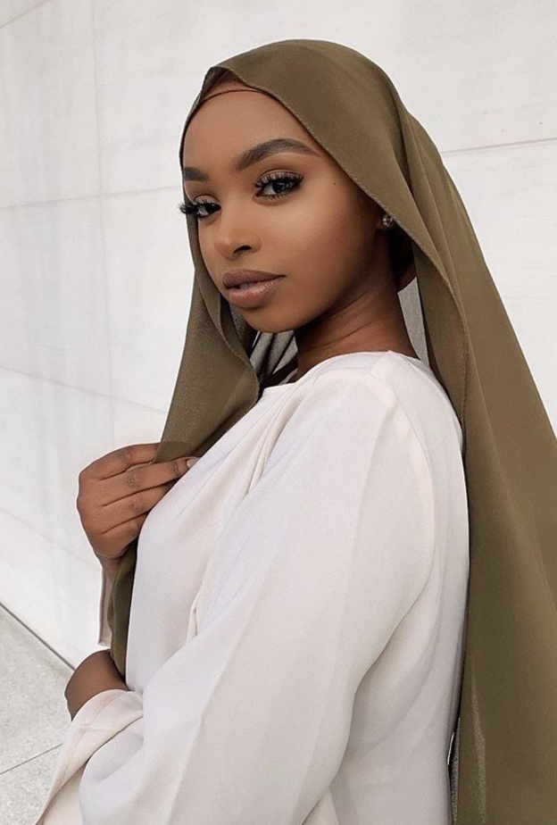  ألوان ترابية غنية ودافئة