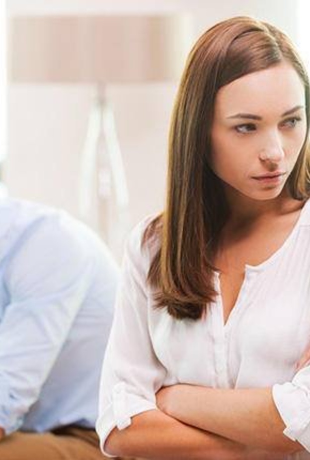 أهم أسباب كذب الرجل على المرأة 