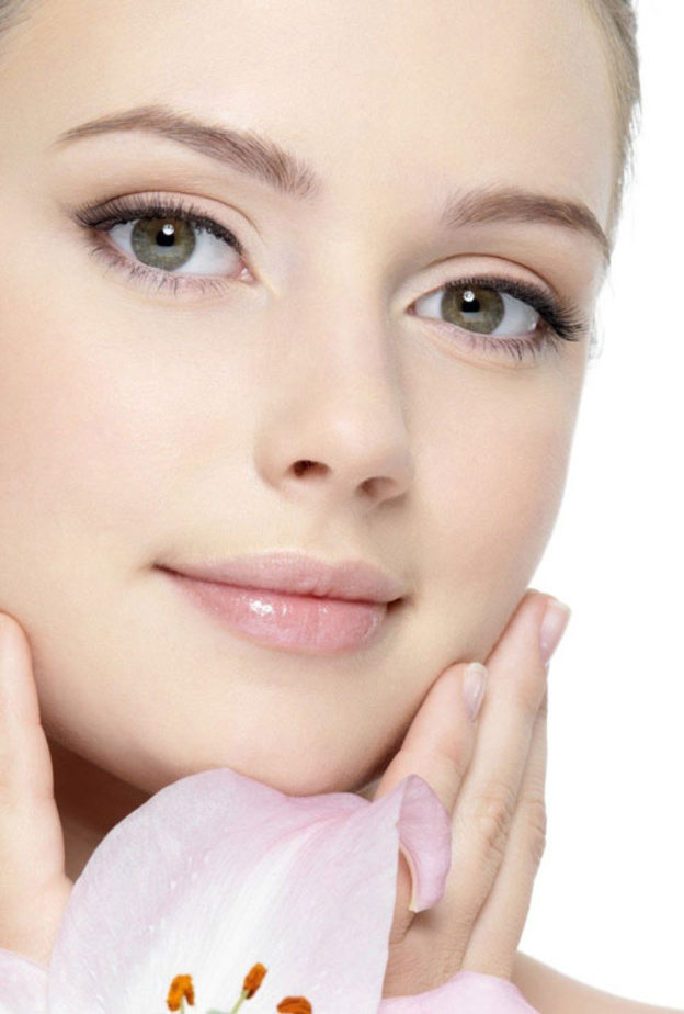 استعملي ماء الورد كتونر على الوجه