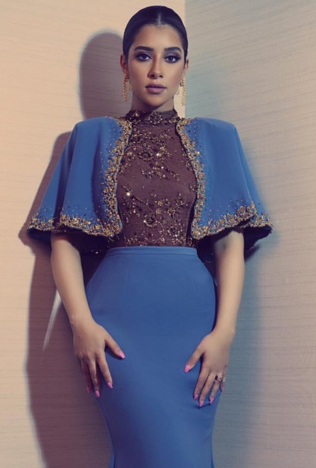 فساتين سهرة فاخرة مع أكمام التول من بلقيس