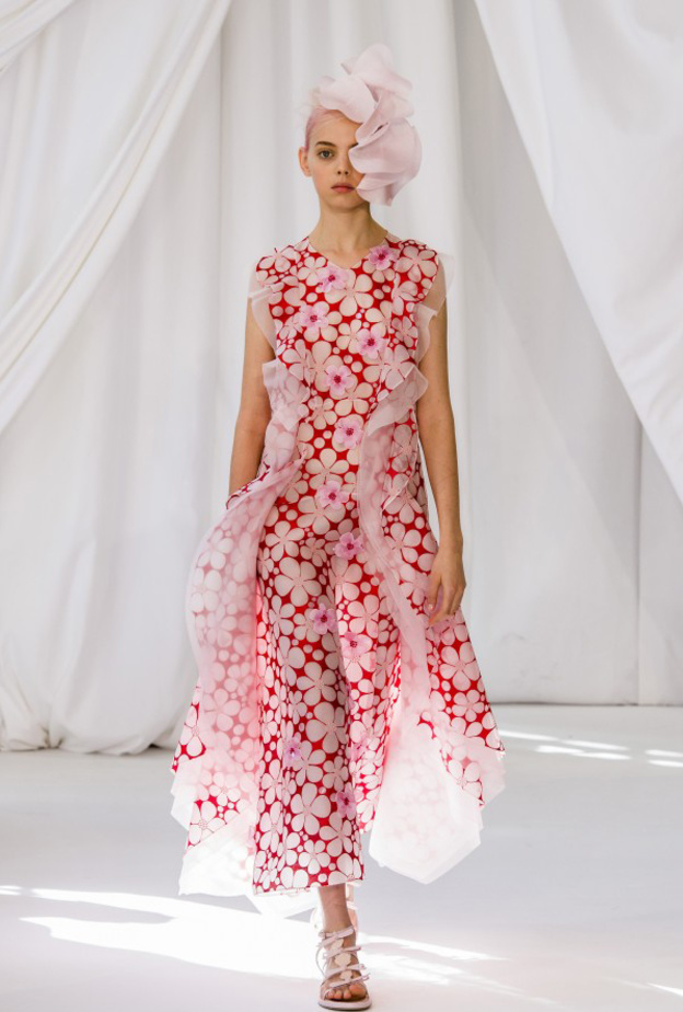  جمبسوت أبيض قصير وعصري من Zimmermann