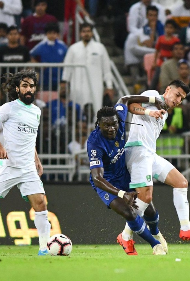 الهلال يستعيد صدارة الدوري السعودي مؤقتا
