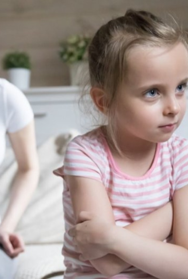 لهذه الأسباب يجب أن تتجنب الأم تهديد الطفل 