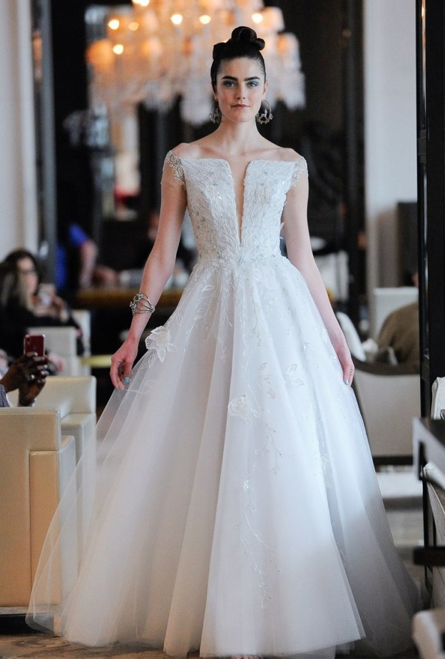 تشكيلة ايناس دي سانتو - اسبوع الموضة العرائسي نيويورك