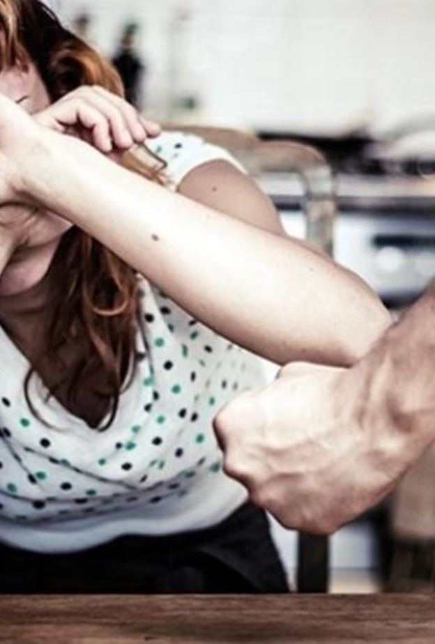 ماذا تفعل المرأة اذا تعرضت للضرب من زوجها