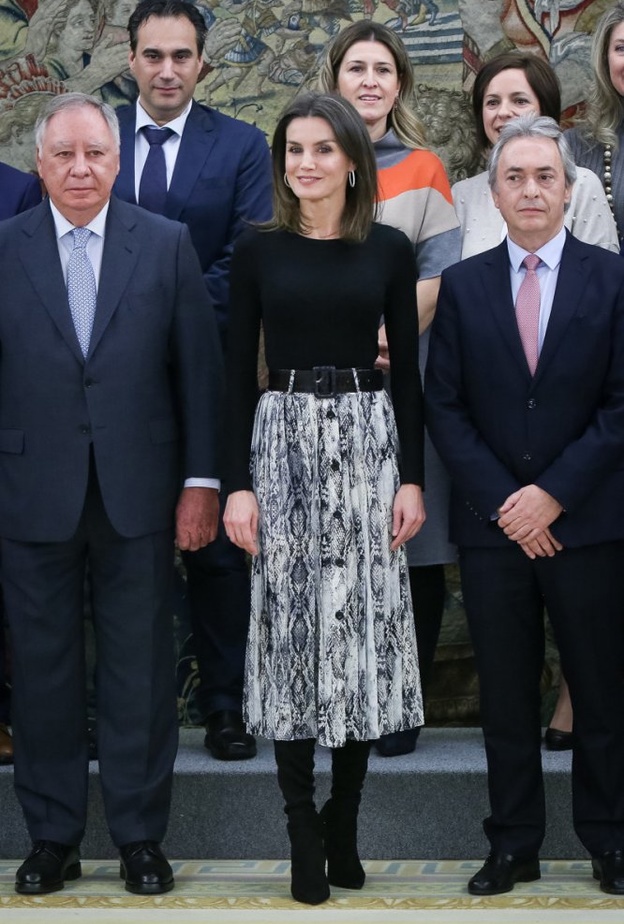 تنانير طويلة محتشمة لرمضان 2019 استوحيها من ليتيزيا ملكة اسبانيا