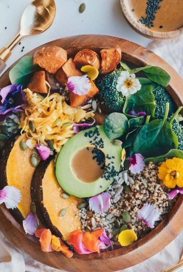 يميل مولود الحمل إلى الوجبات السريعة