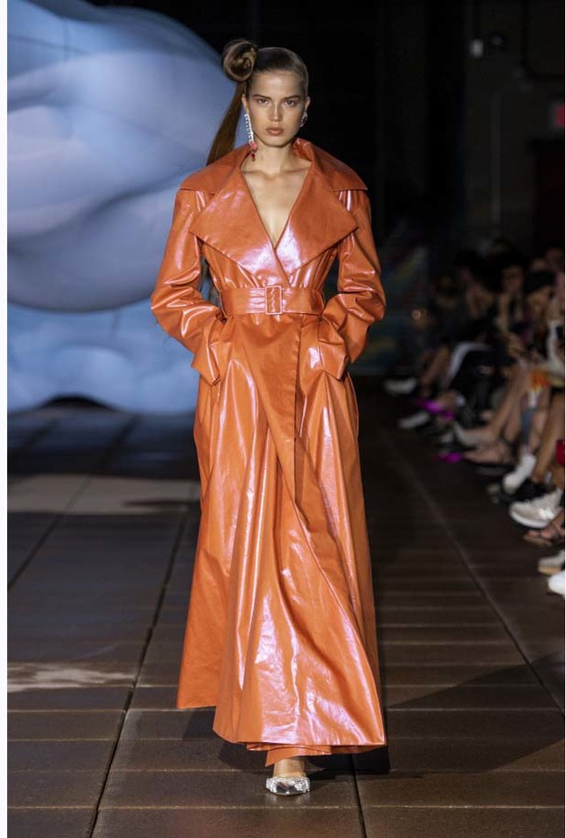  بليزر على شكل قميص جذاب من Brandon Maxwell