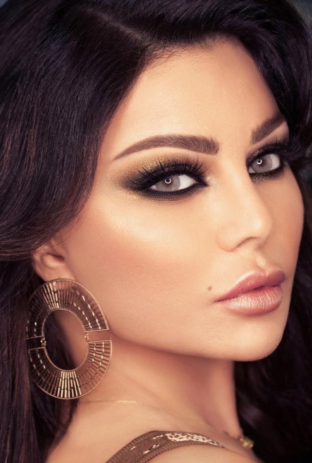 مكياج عيون سموكي بأسلوب هيفاء وهبي