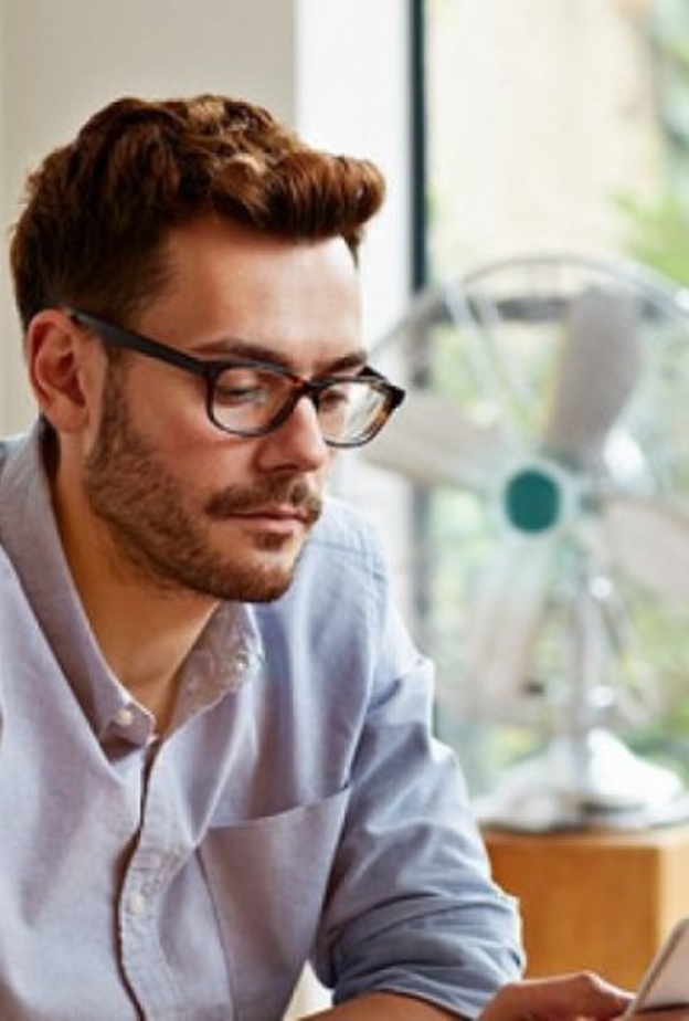 تقلّب مزاجه المفاجئ يزعج المحيطين به فلا يعرفون كيف يجب التعامل معه