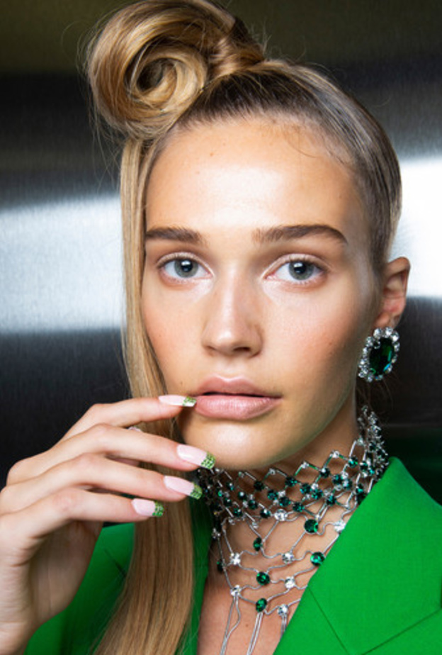 مناكير الفرنش الملون ‏2019 من ‏Jeremy Scott