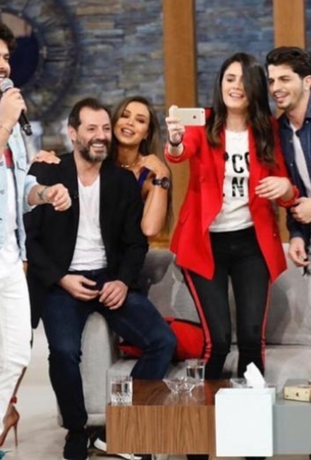 ناصيف زيتون يغني تتر أزمة ثقة كاملا الليلة