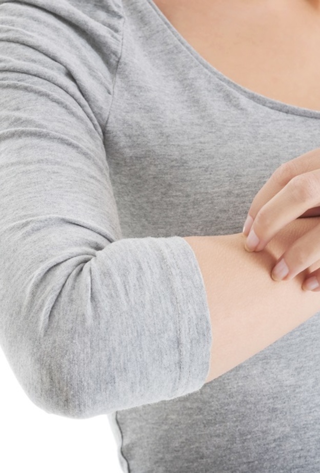 اعراض حساسية الجلد الموسميه وطرق علاجها