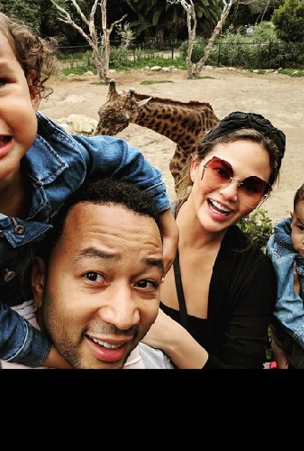 كريسي تيغن وجون ليجند يتقضيان أوقات ممتعة مع عائلتهما في عطلة نهاية الأسبوع