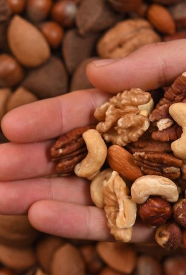 استخدمي المكسرات كوجبة خفيفة