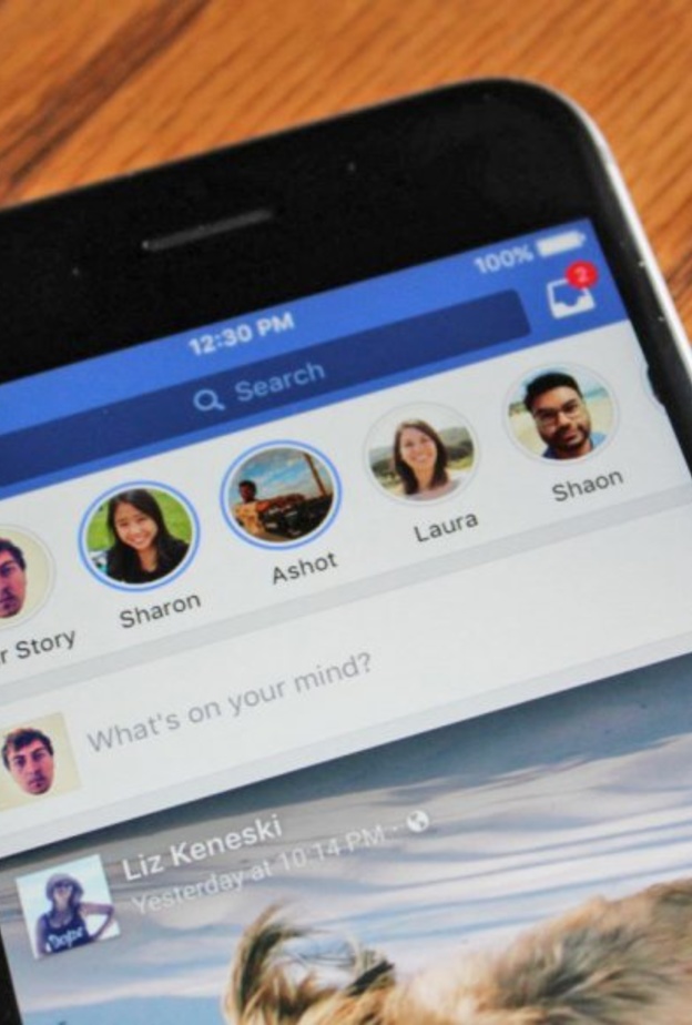 في التصميم الجديد تظهر منشورات القصص وموجز الأخبار كجزء من الواجهة نفسها