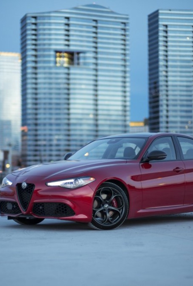 الفا روميو جوليتا 2019 من الداخل