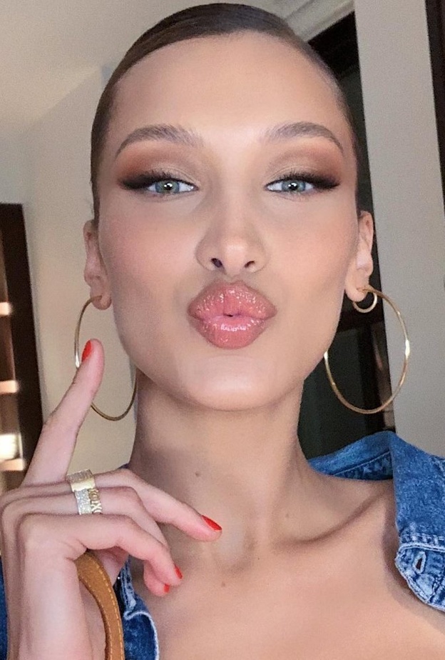 استوحي مكياجك من بيلا حديد في أحدث إطلالة لها