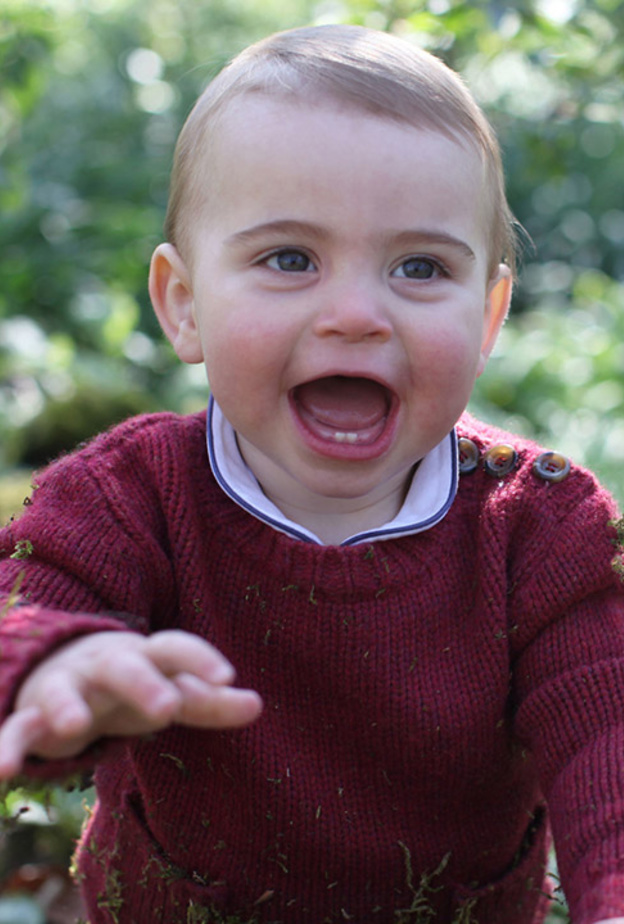 مقارنة صور الأمير لويس مع صوره الأمير جورج والأميرة تشارلوت