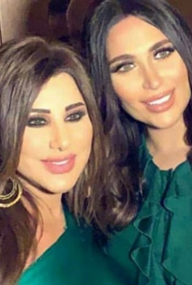 نجوي كرم والدكتورة خلود