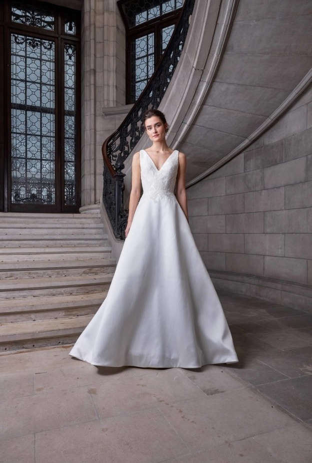 فستان مع كاب أزرق من sareh nouri