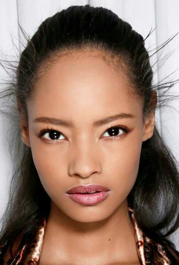 الشعيرات المتطايرة للشعر الويفي والكيرلي