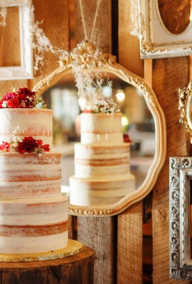 إستخدمي المرايا بطريقة فنية و مبتكرة و كخلفية رائعة لطاولة الحلويات