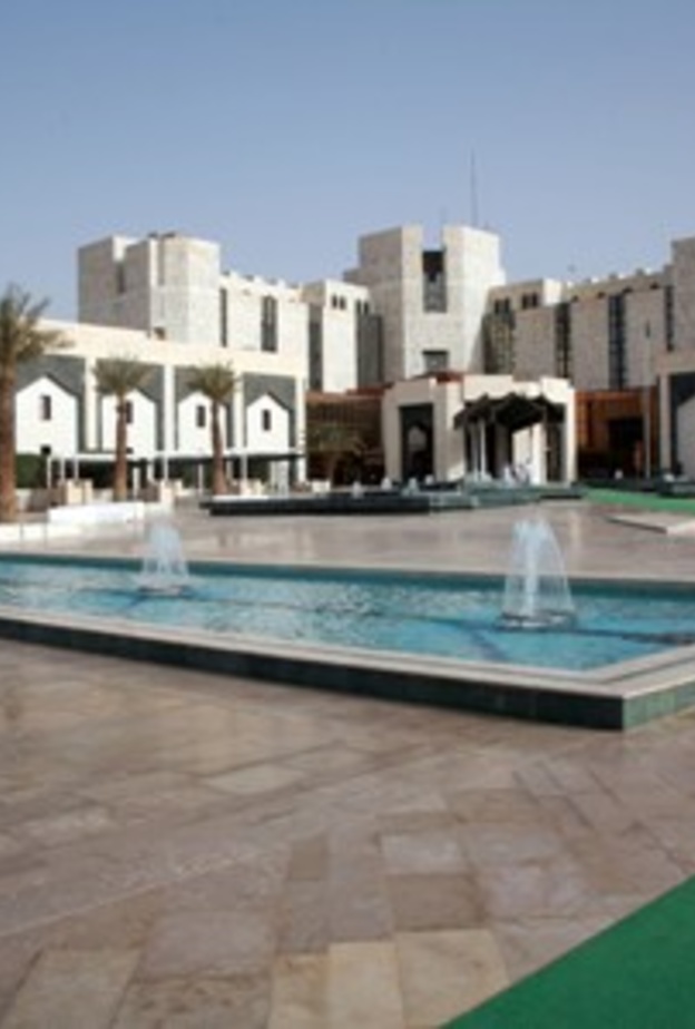 مستشفى الملك خالد التخصصي للعيون تطرح فرص عمل