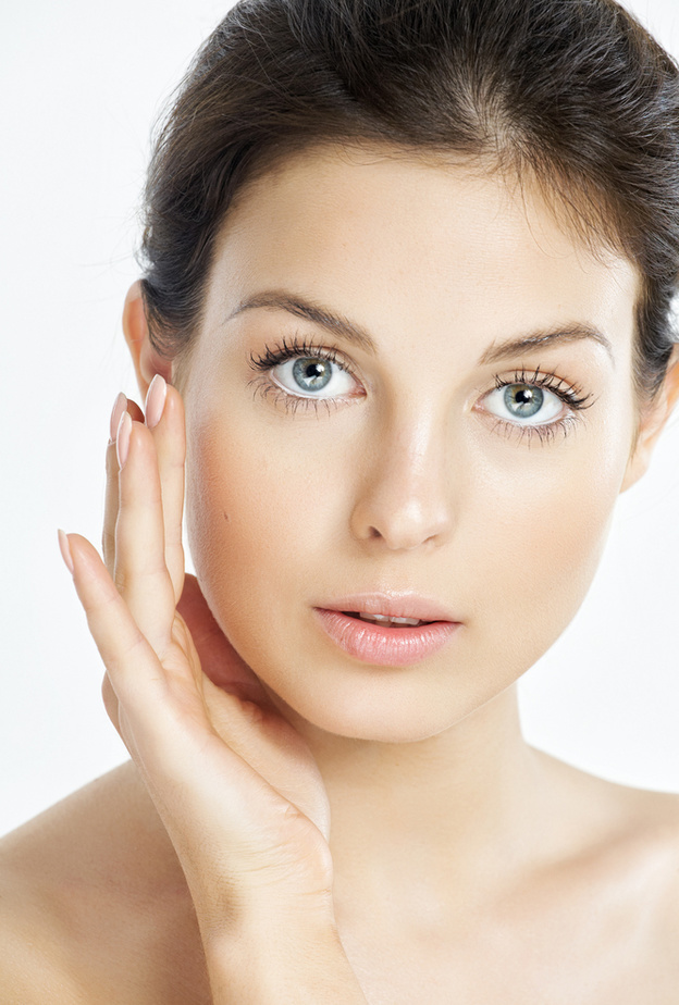 العسل الابيض يمنح البشرة مظهرا نقيا