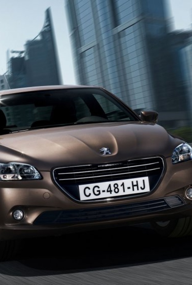 كماليات في سيارة بيجو 301