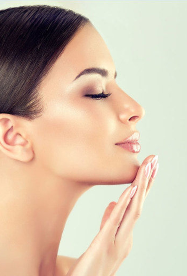 الفنان تامر حسني خضع لحقن تكساس لتعريض الفك