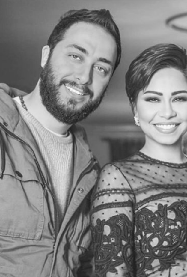 شيرين عبد الوهاب مع مخرج مسلسل خمسة ونص