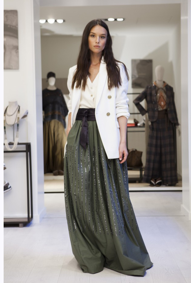  بدلة أنيقة مع الحجاب الأبيض من Calvin Luo