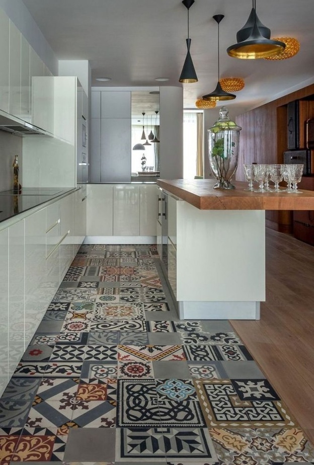 ديكور مطبخ بسيط يتميز بتصميم الأرضية بأسلوب الزخارف الشرقية