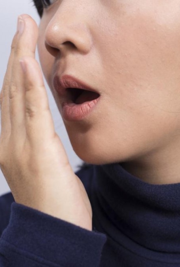 جفاف الفم يسبب رائحة كريهة أثناء الصيام