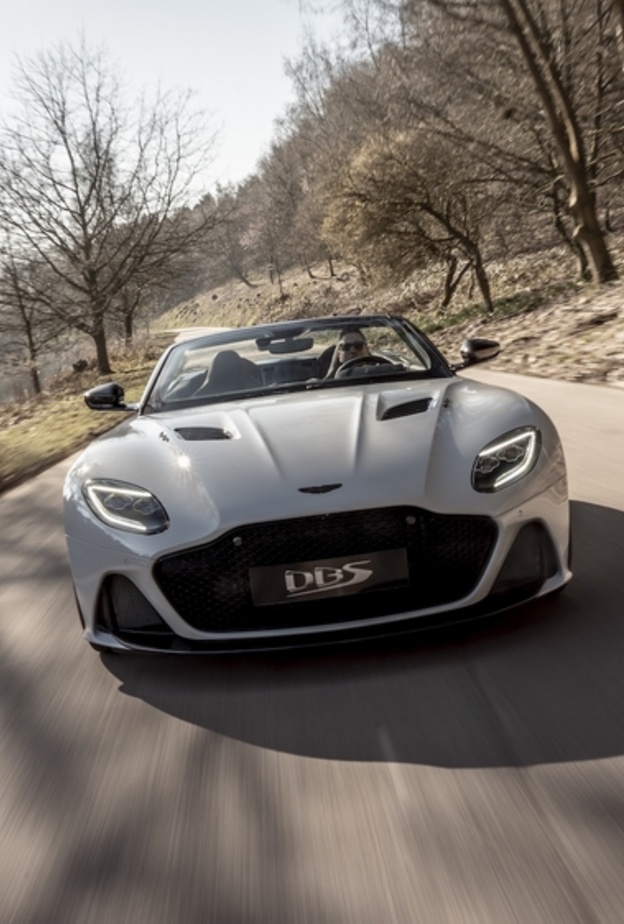 أستون مارتن تتحضر لإطلاق سيارة رياضية مكشوفة