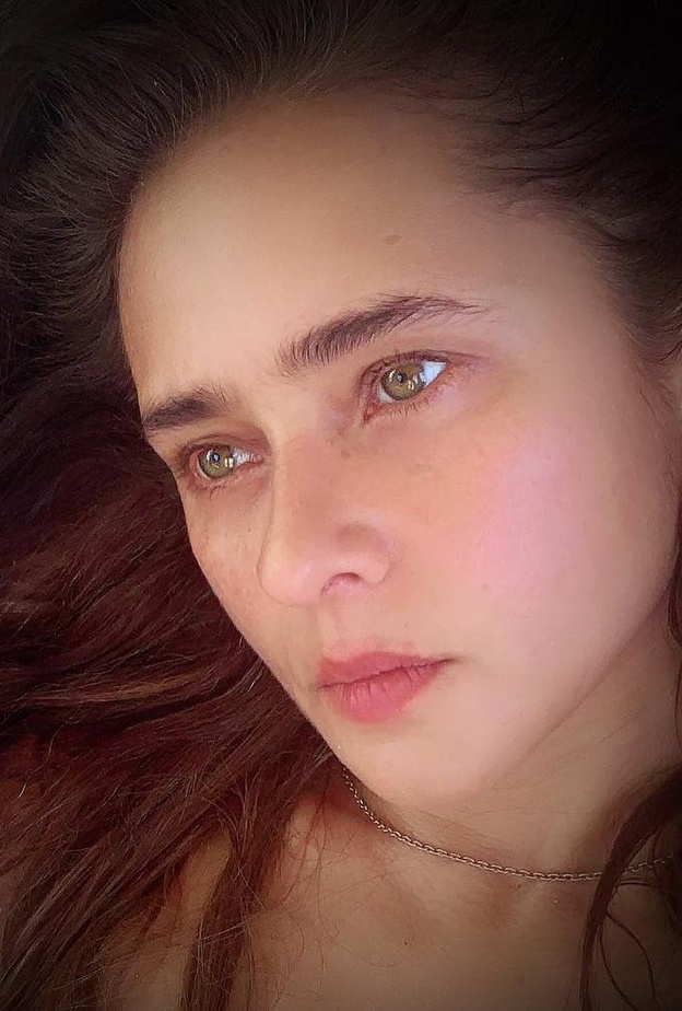 ما رايكم بجمال نيللي كريم بدون مكياج؟