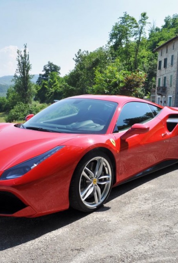 استدعاء 31 سيارة فيراري في السعودية خشية احتراقها