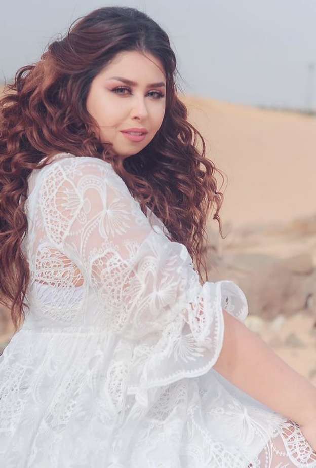 ايناس عز الدين 