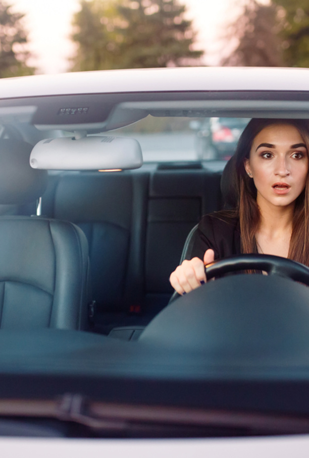 خطوات بسيطة تضمن للسائقة الارتقاء في نمط قيادتها إلى مستوى السائقين المحترفين