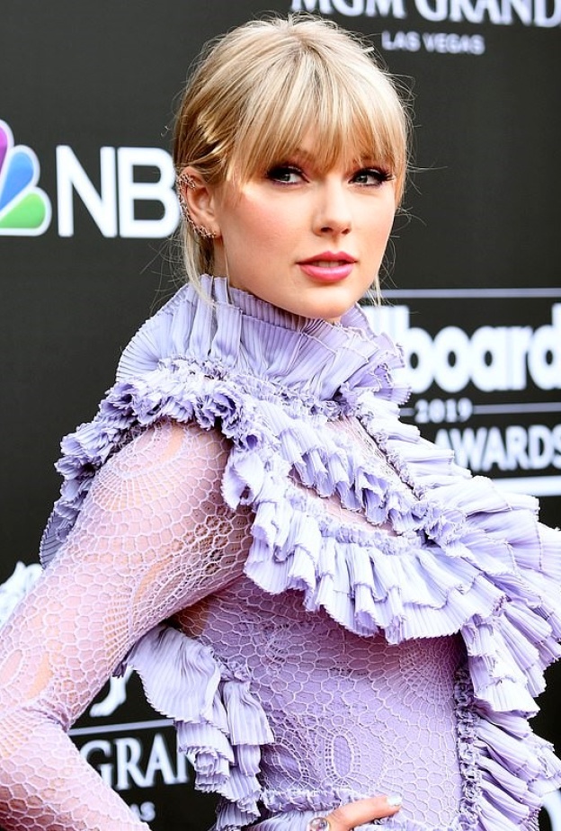 تايلور سويفت تفوز بجائزة أفضل إطلالة في حفل Billboard Music Awards 2019