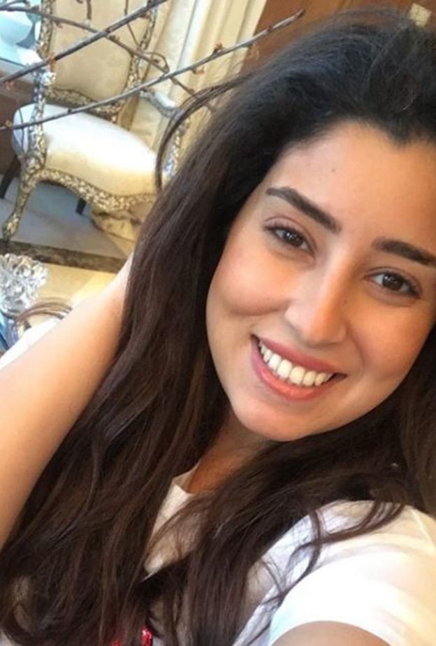 ايتن عامر تبكي فى شيخ الحارة