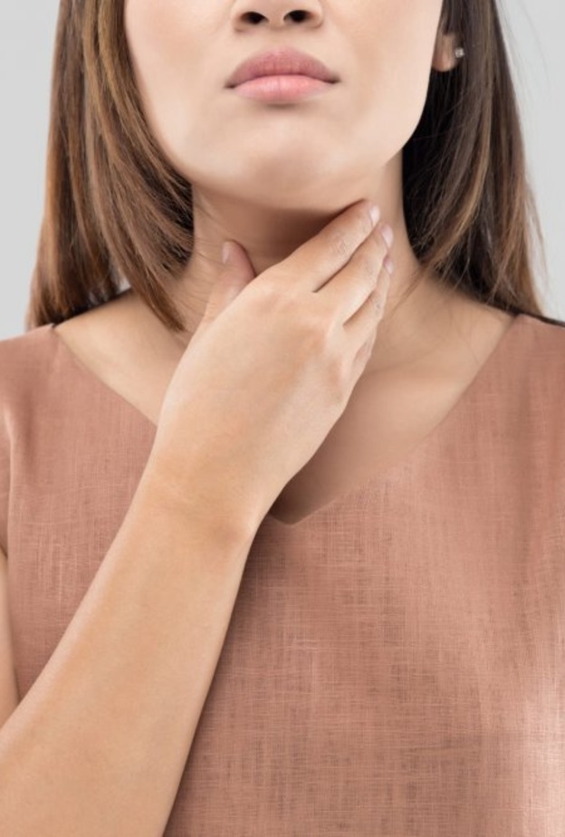  العسل مع الليمون علاج فعال لالتهاب الحلق