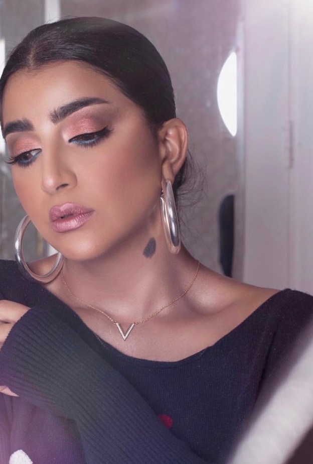  إطلالات مكياج جريئة على طريقة بثينة