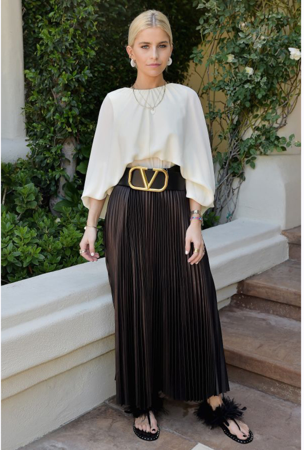  اختاري موديلات أحزمة على الخصر زيني بها البلايز الأنيقة