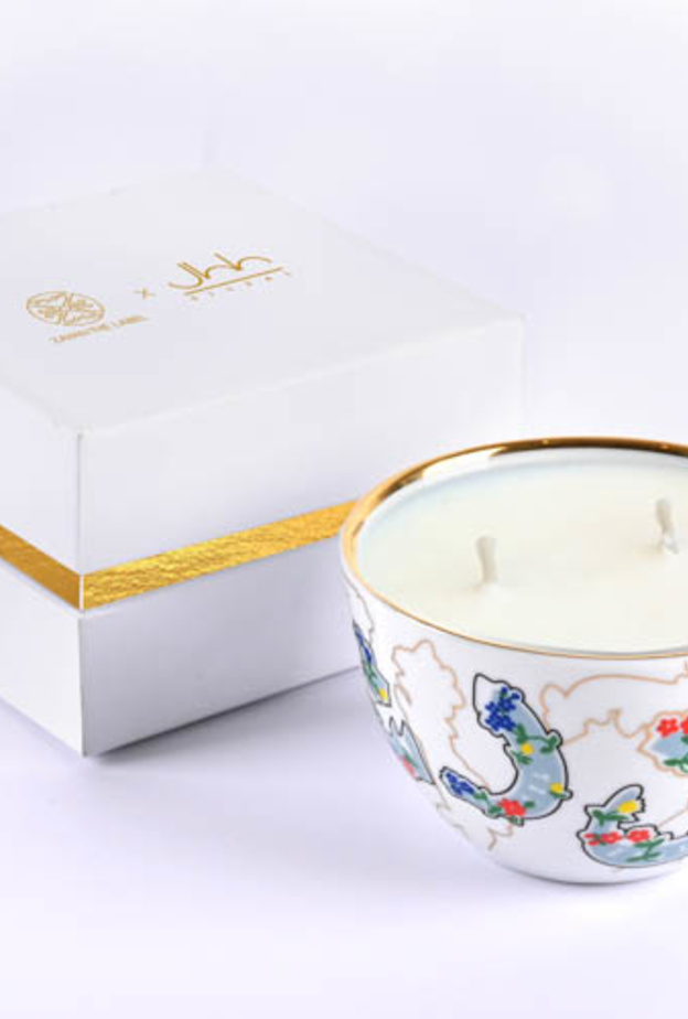  يطلق دار صلصال للتصميم شمعة معطّرة جديدة بالتعاون مع دار التصميم المعاصر، زايان لايبل